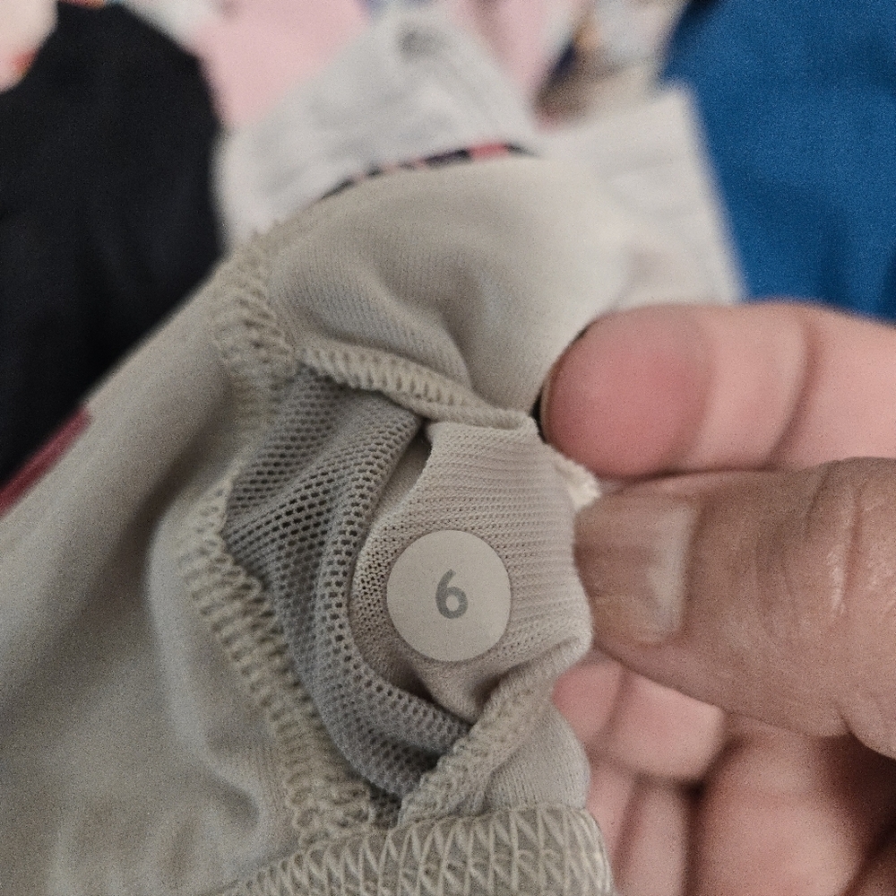 Lululemon Women's Navy Blue Racerback Tank Top - Picture 9 of 9